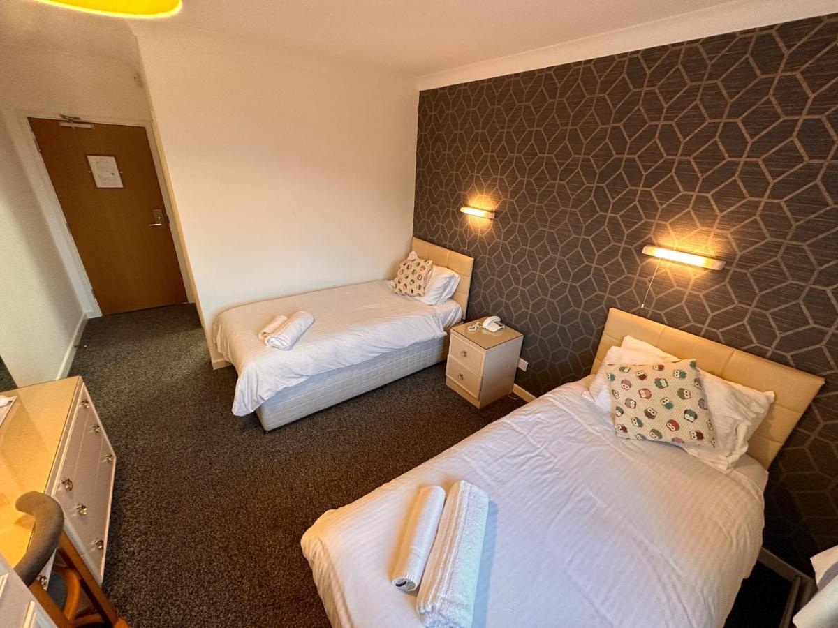 Pine Lodge Hotel & Restaurant Менсфілд Екстер'єр фото