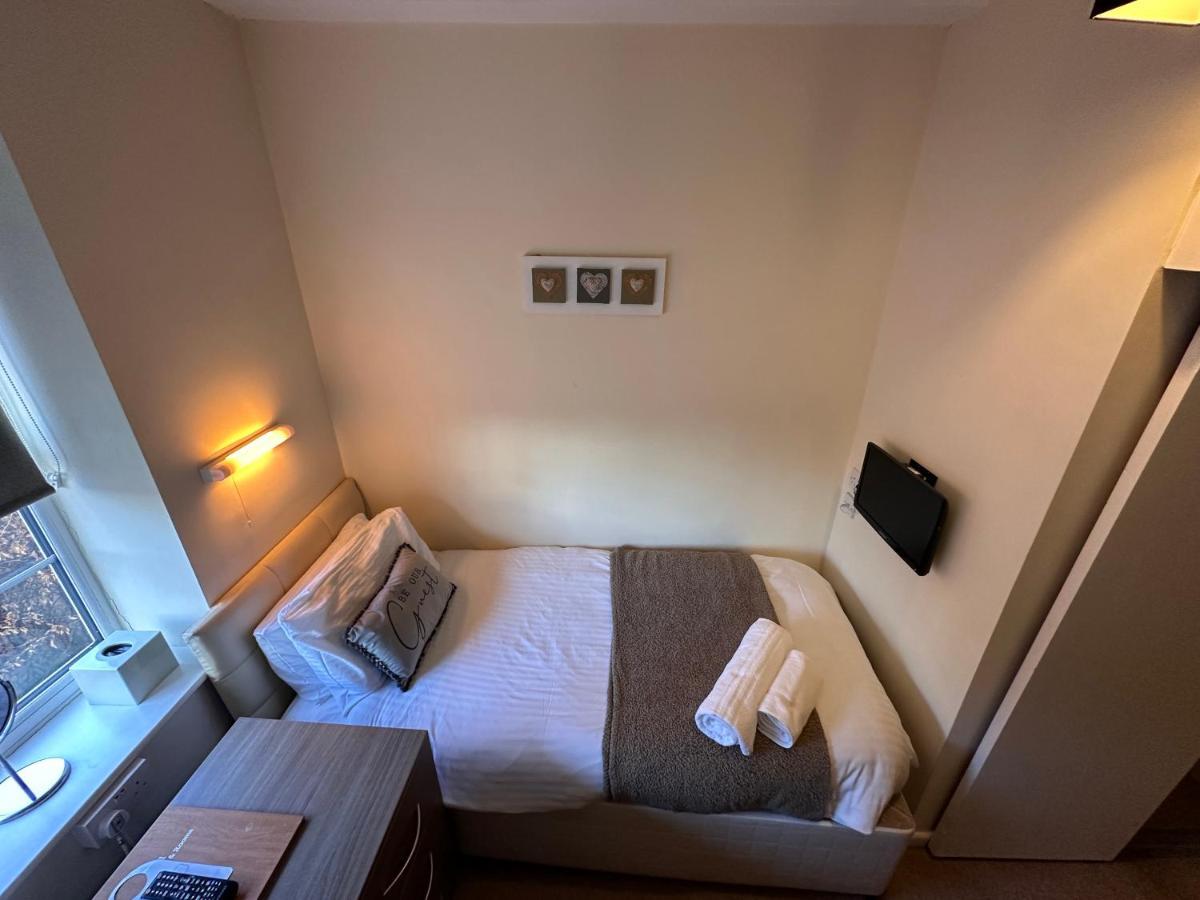 Pine Lodge Hotel & Restaurant Менсфілд Екстер'єр фото