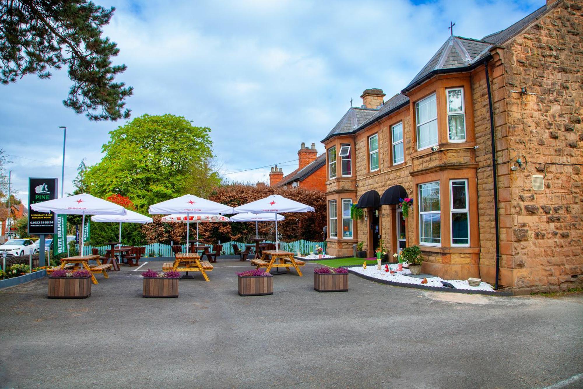 Pine Lodge Hotel & Restaurant Менсфілд Екстер'єр фото